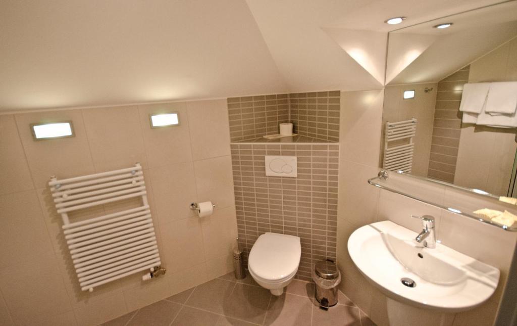 Promedicum Panzio Hotel Veszprem Phòng bức ảnh