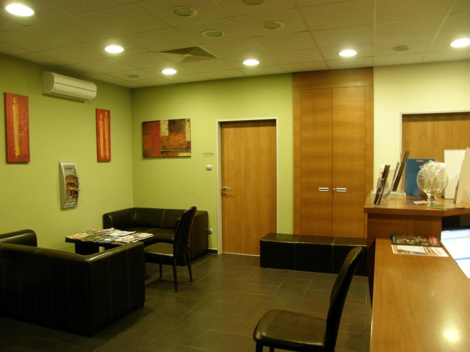 Promedicum Panzio Hotel Veszprem Ngoại thất bức ảnh